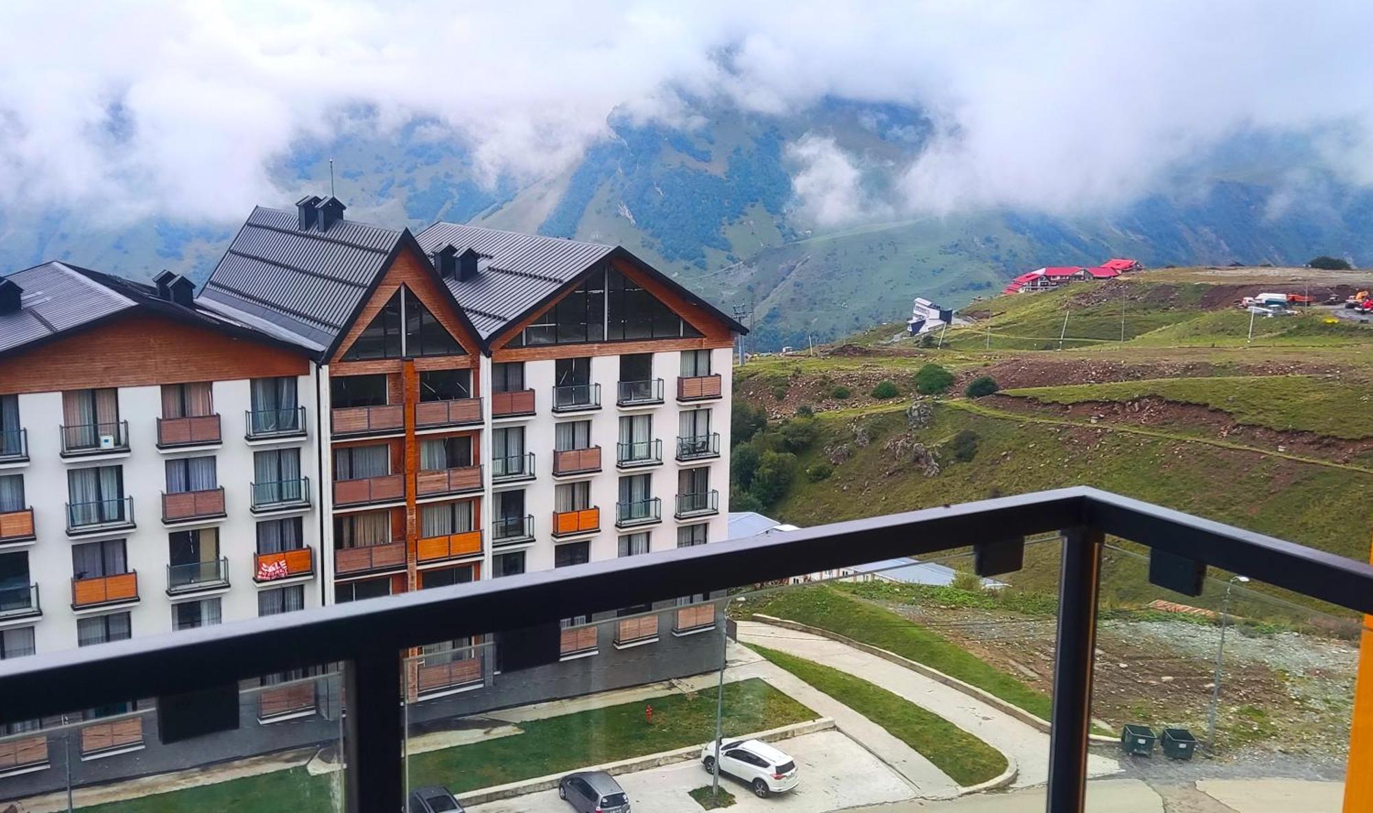 Four Seasons - New Gudauri Aparthotel Kültér fotó