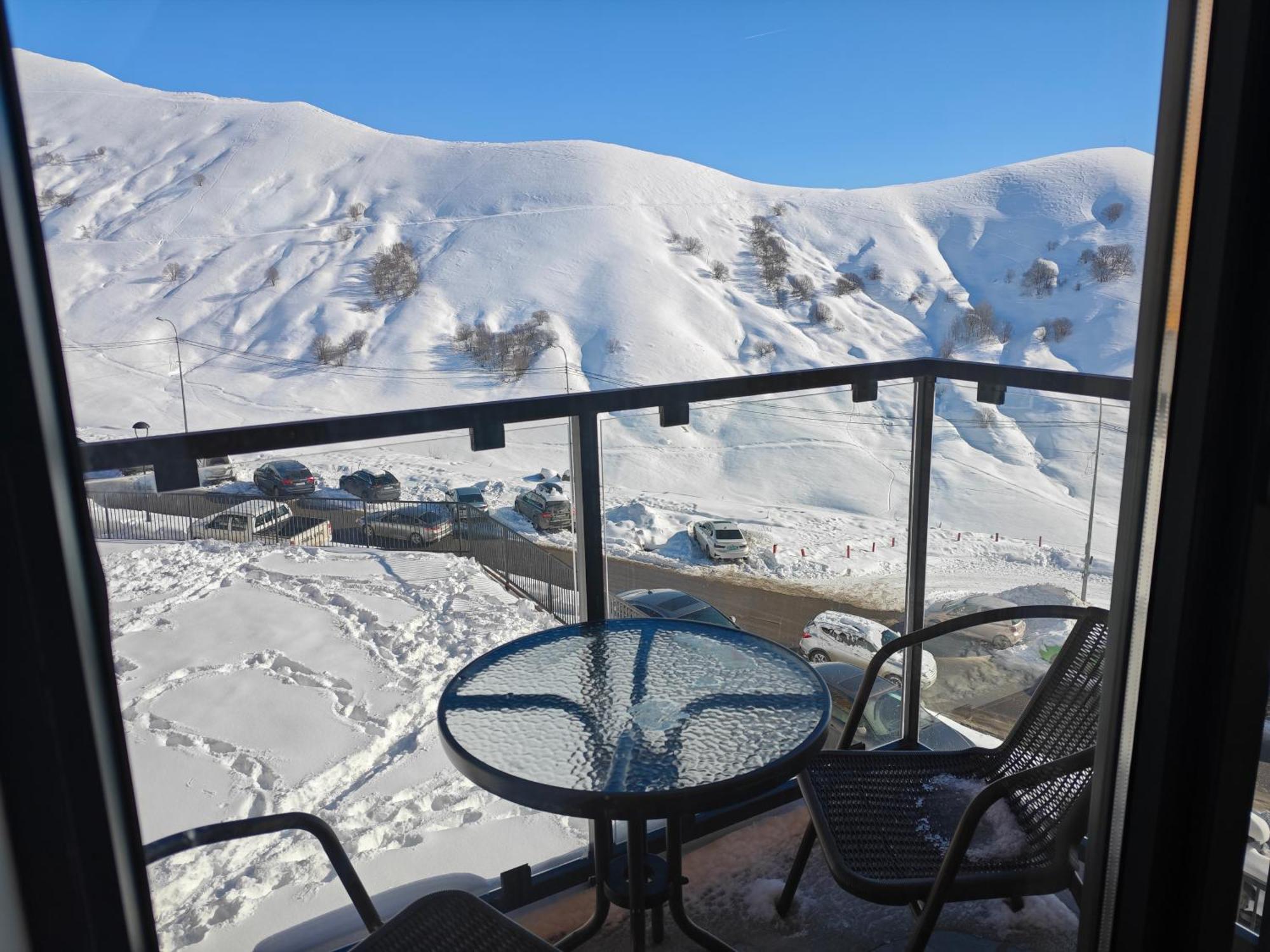 Four Seasons - New Gudauri Aparthotel Kültér fotó